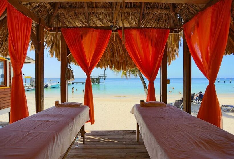 Fotos del hotel Fosters West Bay Resort:  20