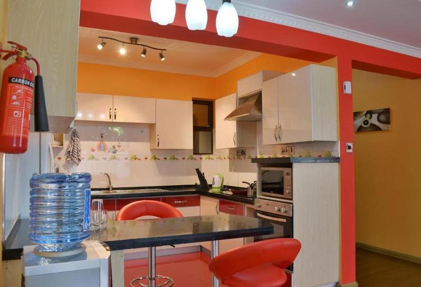 Fotos del hotel Fahari Palace Serviced Apartments:  6