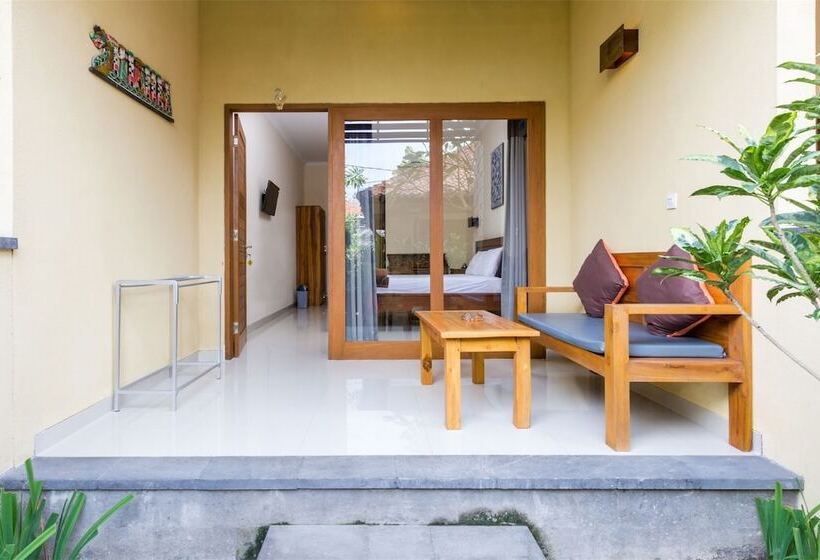 Fotos del hotel Reddoorz @ Danau Tamblingan Sanur:  9