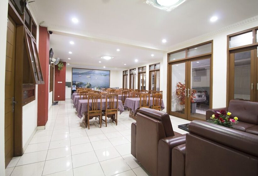 Fotos del hotel Reddoorz Plus @ Wastu Kencana:  3