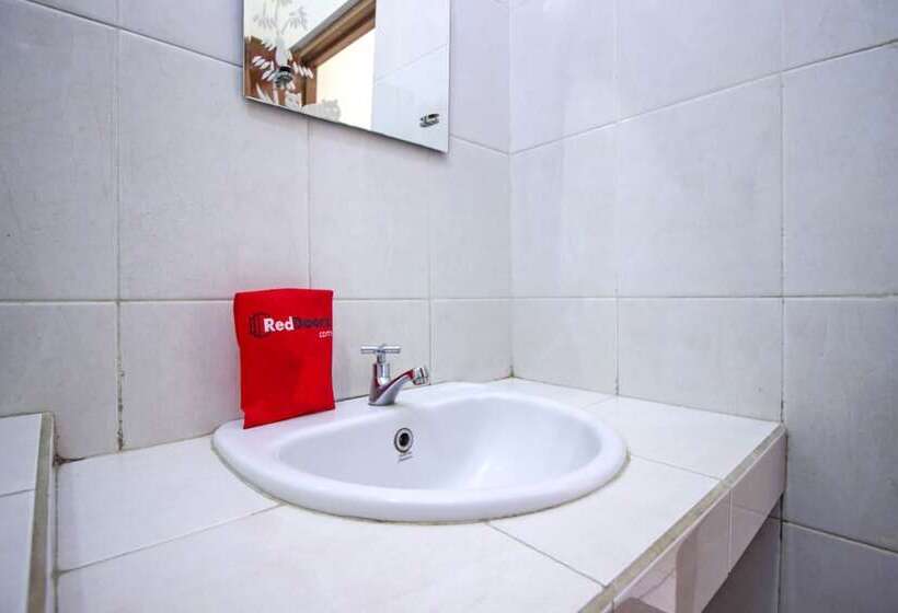 Fotos del hotel Reddoorz Plus @ Wastu Kencana:  6
