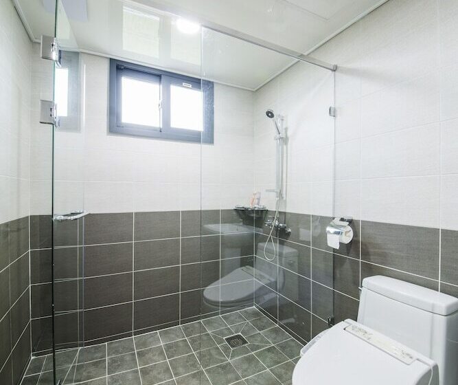 Fotos del hotel J Raum:  11