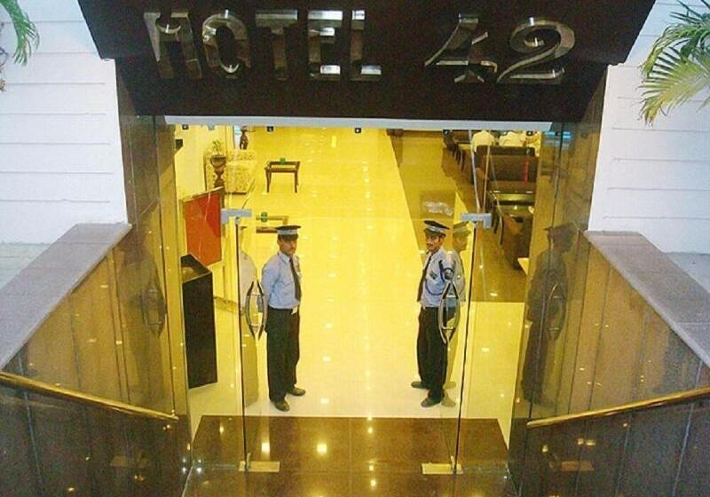 Fotos del hotel Capital O 15395  42:  5