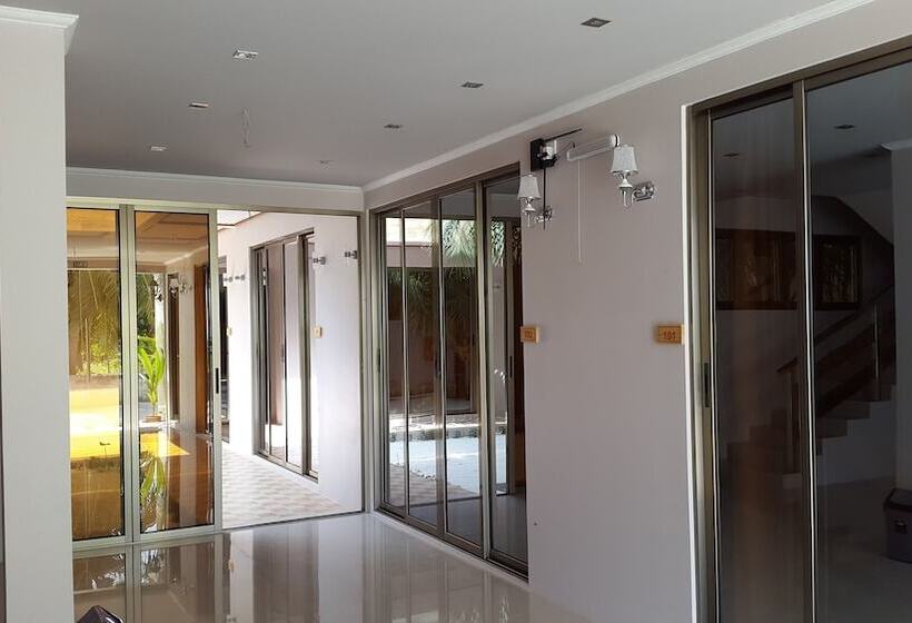 Fotos del hotel White Sand Lodge:  2