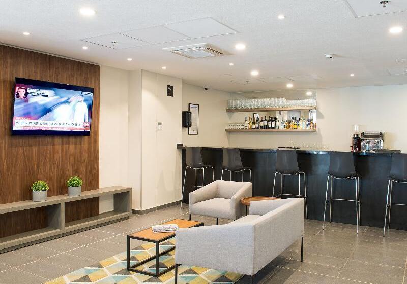 Fotos del hotel City Express Santiago Aeropuerto:  2