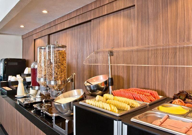 Fotos del hotel City Express Santiago Aeropuerto:  13