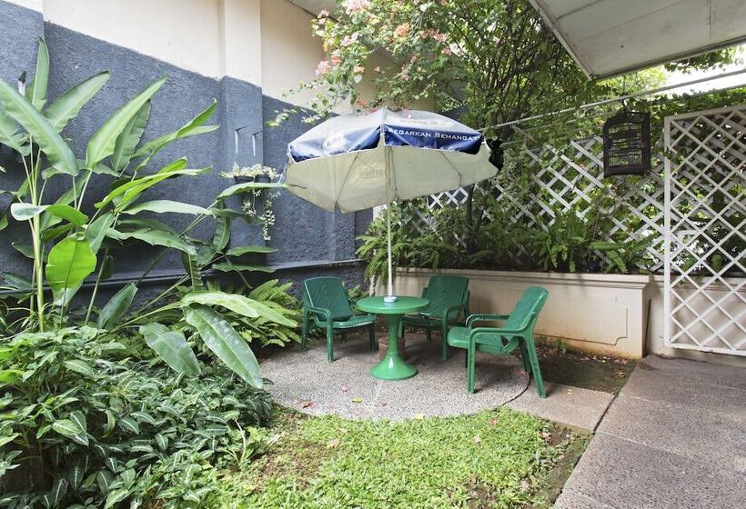 Fotos del hotel Reddoorz Near Gondangdia Station:  4