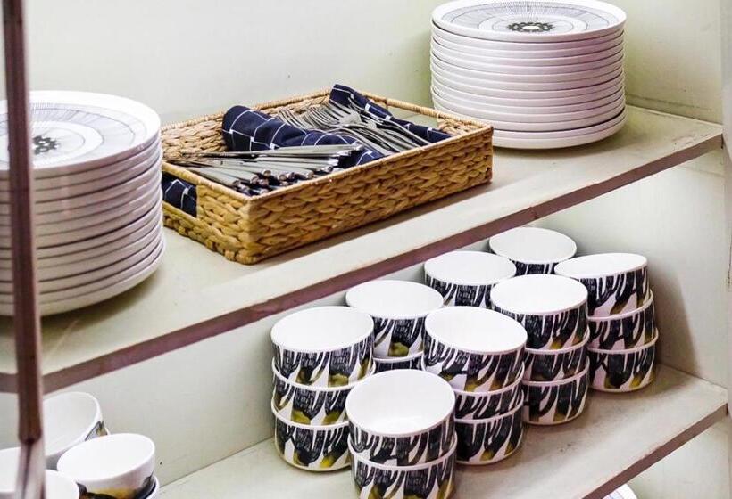 Fotos del hotel Hotel F6:  8