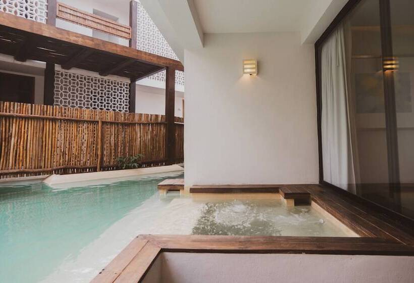 O Tulum  Adults Only