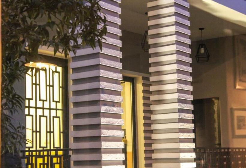 Fotos del hotel Antigone:  6