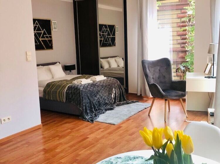 Fotos del hotel Voyage City Apartments:  12