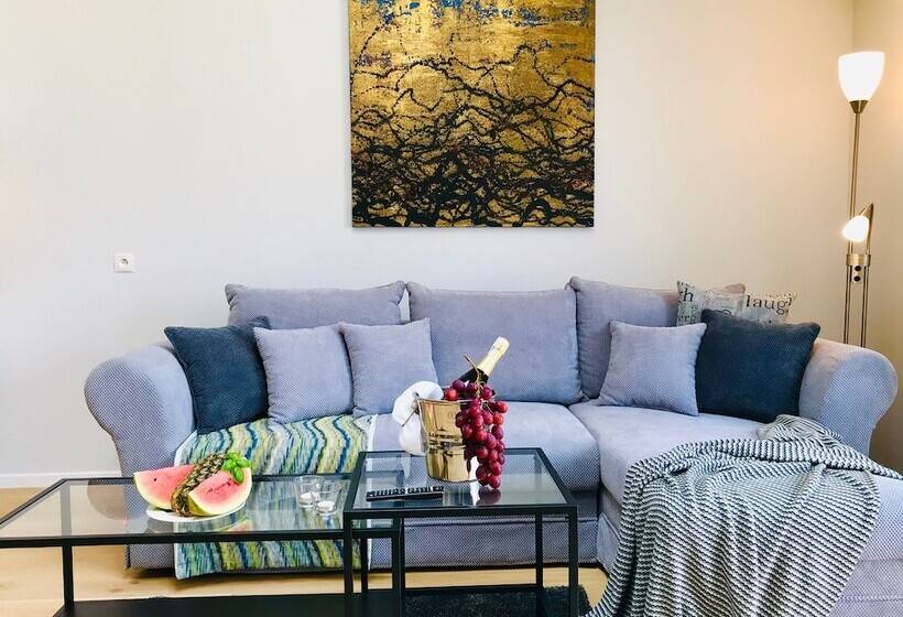 Fotos del hotel Voyage City Apartments:  2