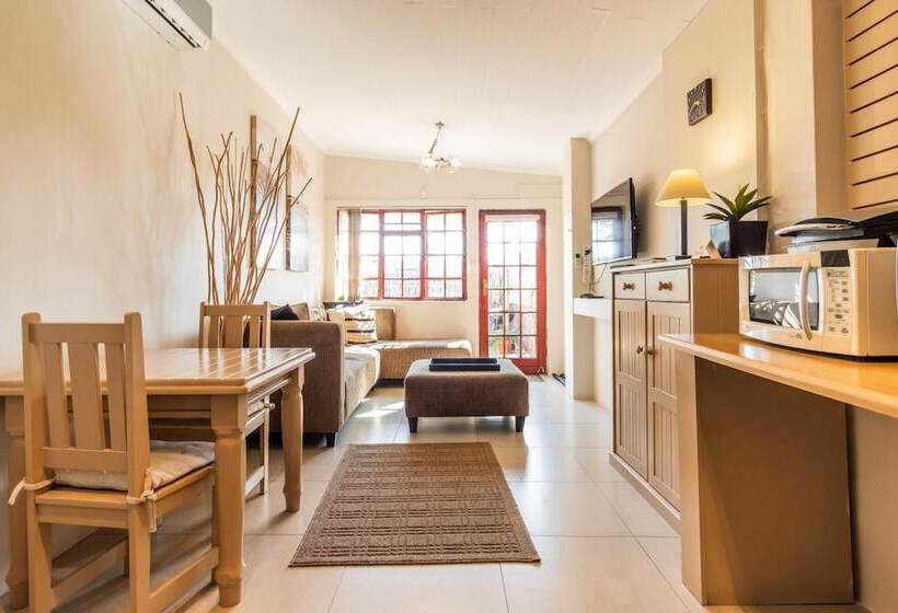 Fotos del hotel Treetops Guesthouse:  24