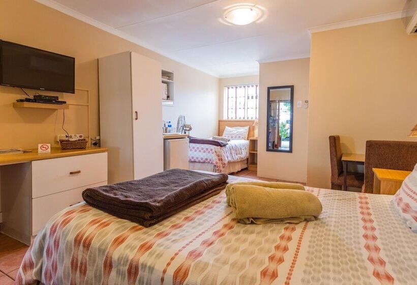 Fotos del hotel Treetops Guesthouse:  20