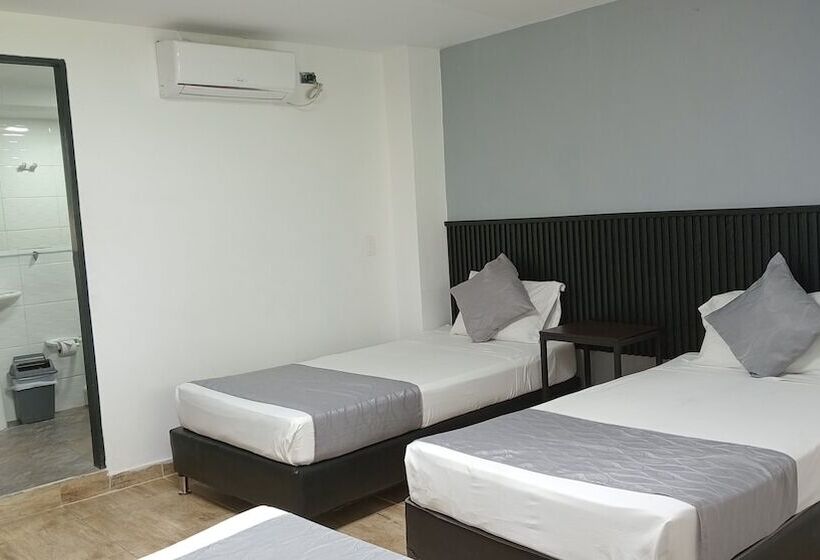 Fotos del hotel Palmas Del Estadio:  2