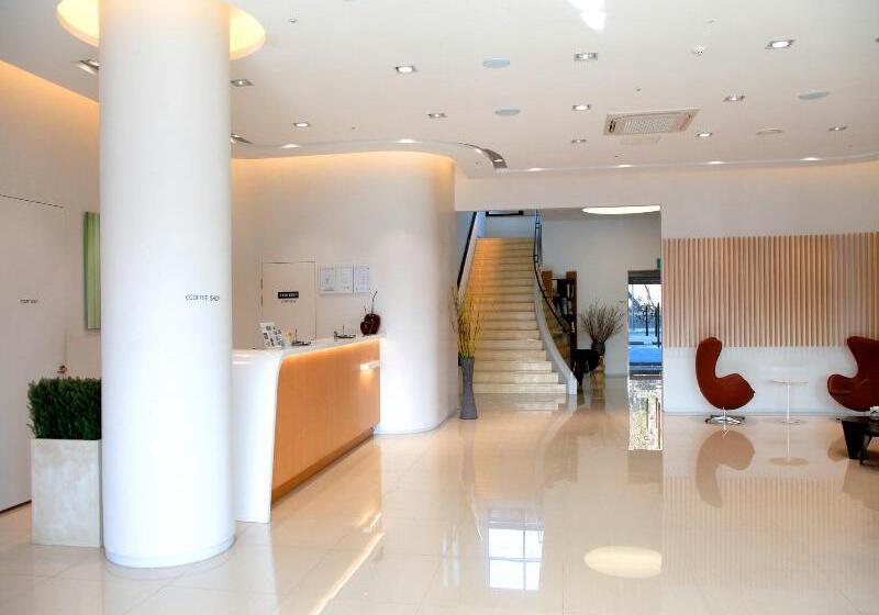 Fotos del hotel Crown  Changwon:  3