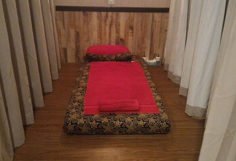 The Golden Bay Hotel Batam