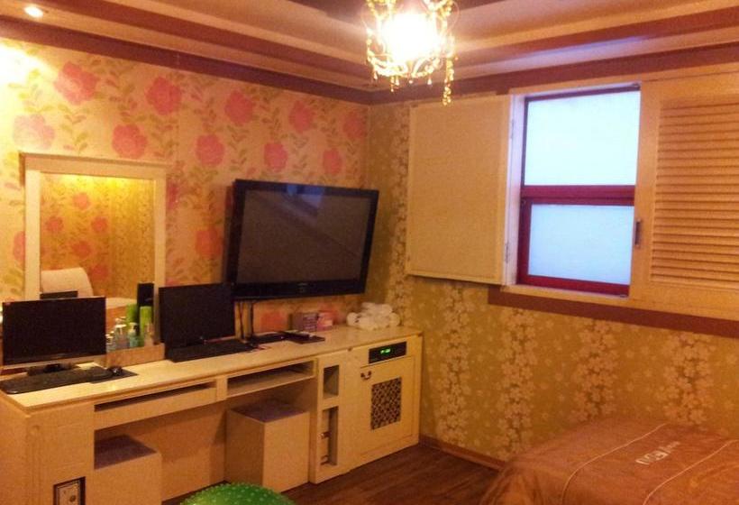 Fotos del hotel Vedu Juan Station:  1