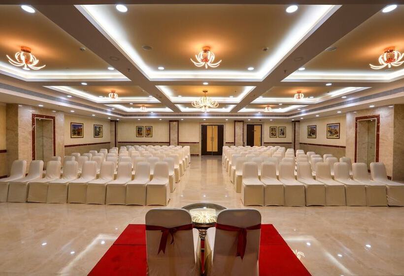 Fotos del hotel Aadithya By Tgi:  12