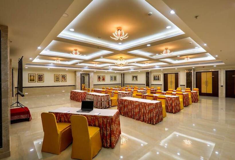 Fotos del hotel Aadithya By Tgi:  16