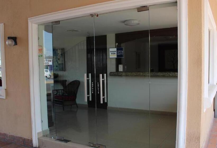 Fotos del hotel La Villa:  10