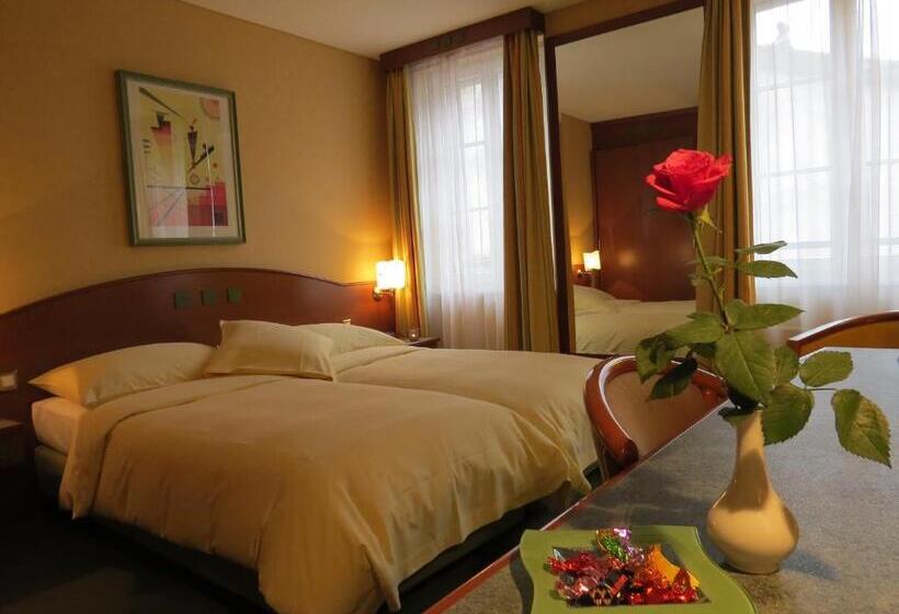 Fotos del hotel Hôtel Du Port:  8