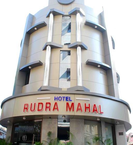 Capital O 85837  Rudra Mahal