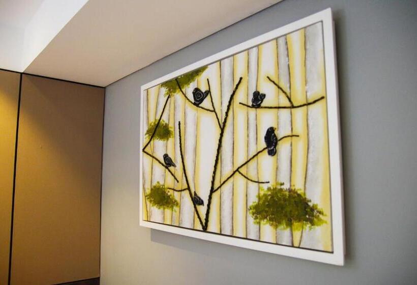 Fotos del hotel The Nest Hotel By Danapati:  23