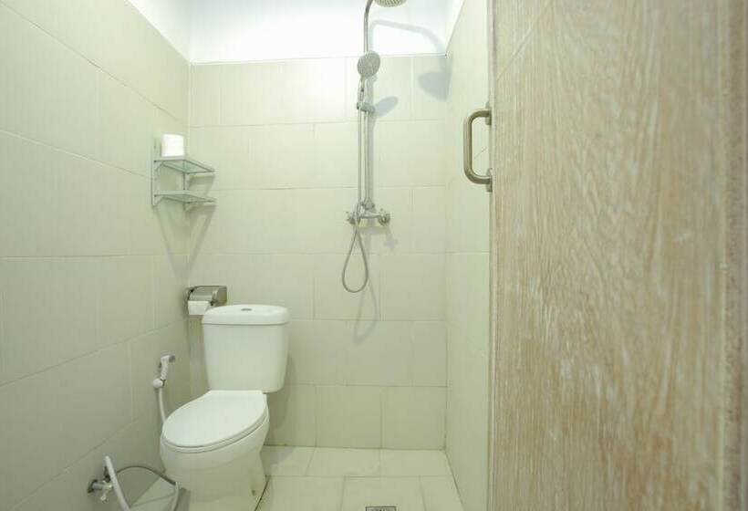 Fotos del hotel Reddoorz Near Raya Semer:  5