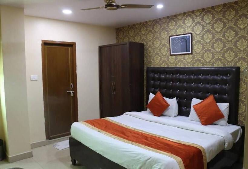 Fotos del hotel Sarweshwary:  11