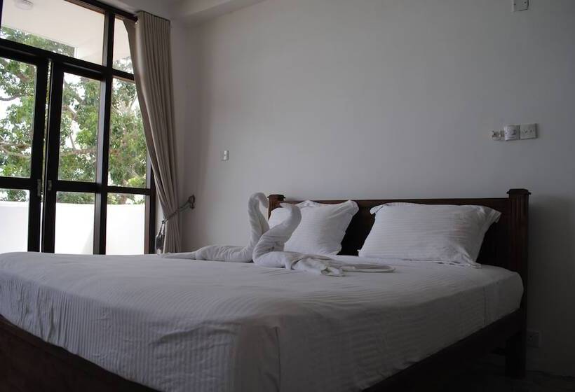 Fotos del hotel Kaori Cafe And Villa:  2