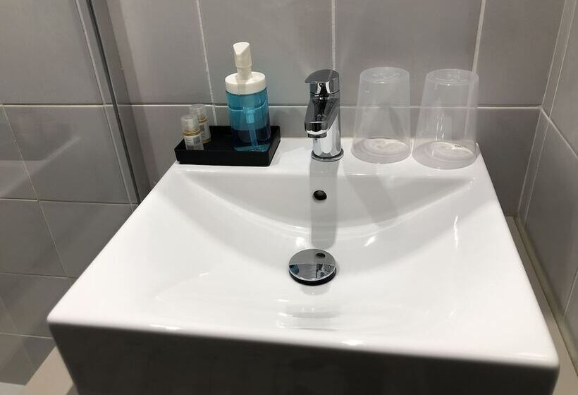 Fotos del hotel Hôtel Saint Roch Montpellier Centre:  4