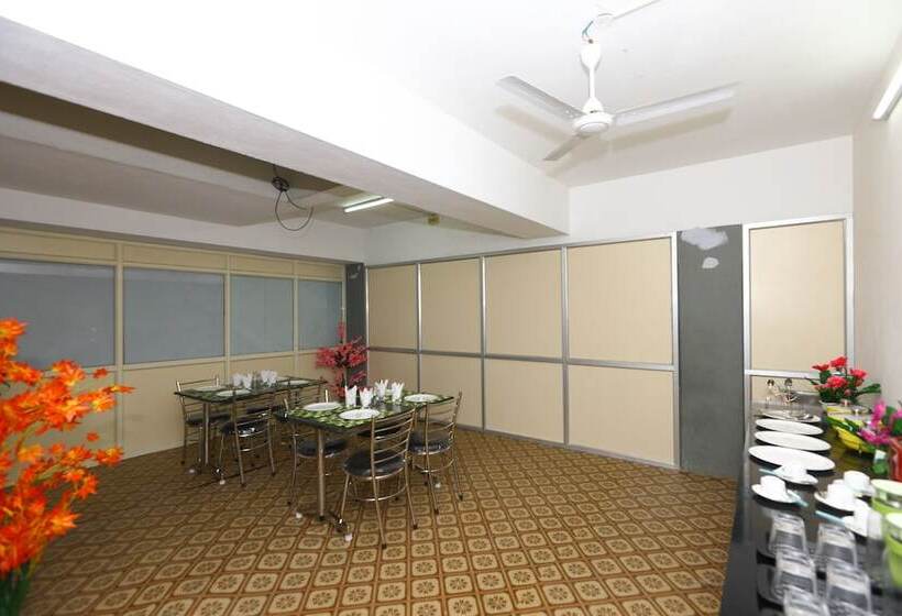 Fotos del hotel Oyo 9260 Olive Castles Inn:  4