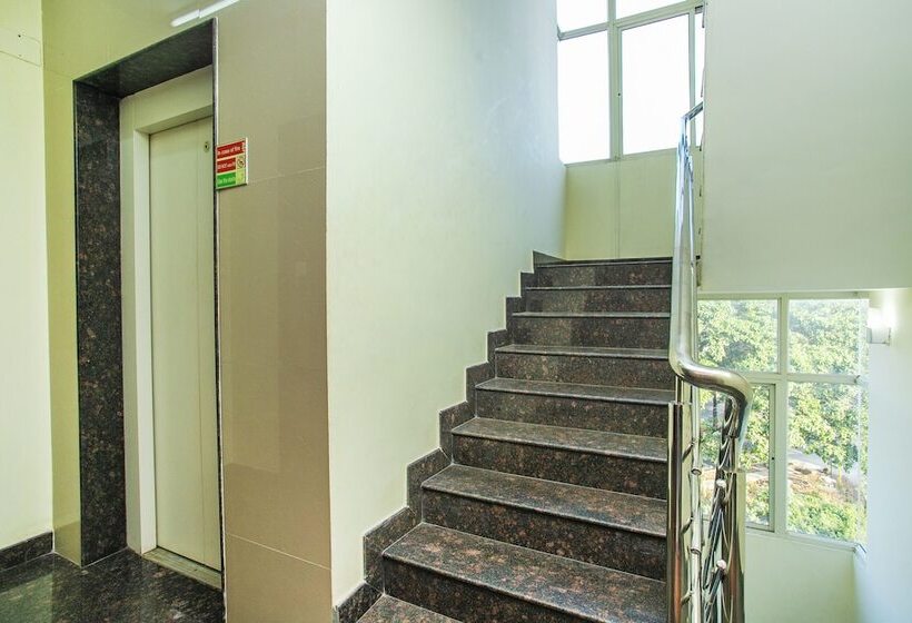 Fotos del hotel Fabhotel Wisteria Hbr Layout:  3