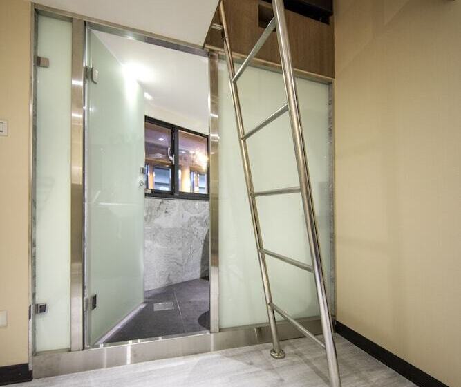 Fotos del hotel Metro Apartment:  3