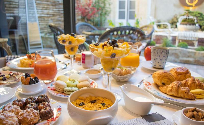 Fotos del hotel Des Quinconces Bordeaux Centre:  19