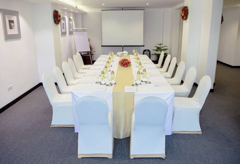 Fotos del hotel Platinum One Suites:  8