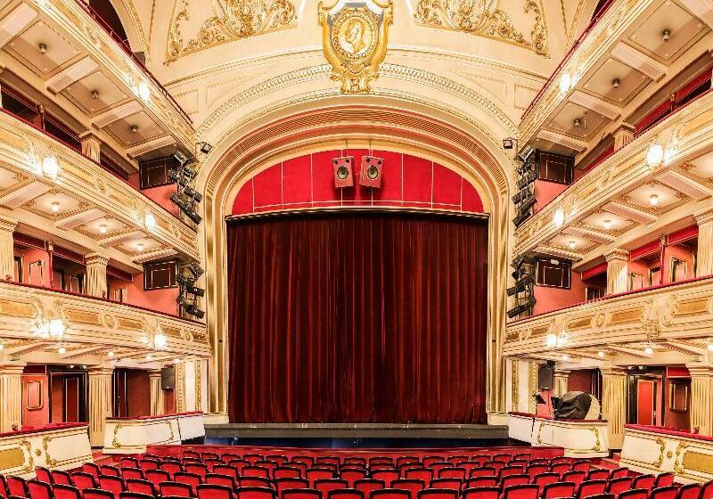 Fotos del hotel Mama Shelter Belgrade:  8