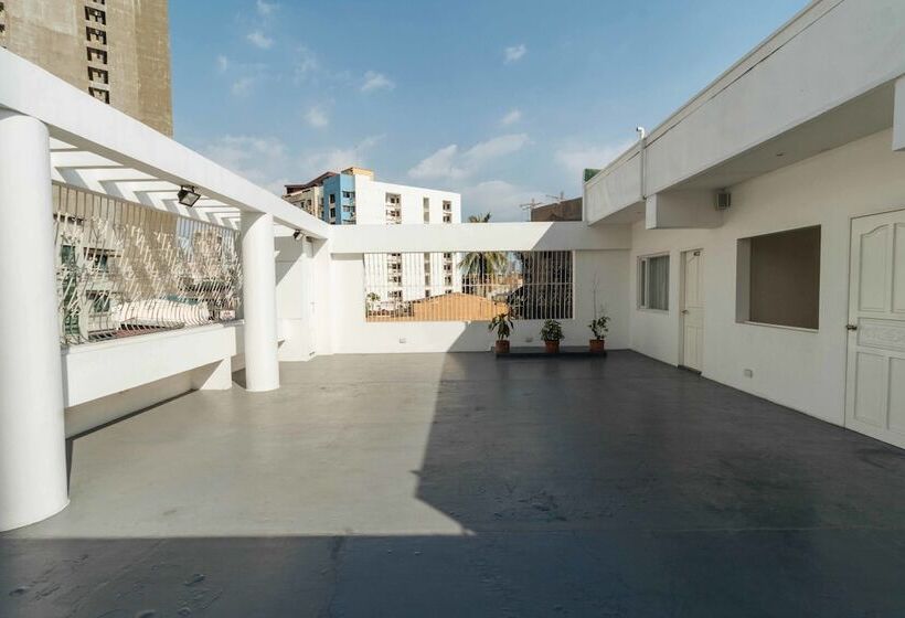 Fotos del hotel Reddoorz Plus @ Boni Avenue Mandaluyong:  11