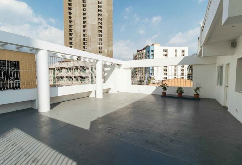 Fotos del hotel Reddoorz Plus @ Boni Avenue Mandaluyong:  19