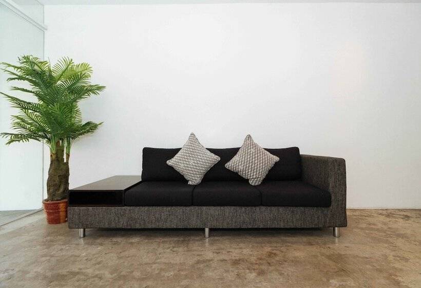 Reddoorz Plus @ Boni Avenue Mandaluyong