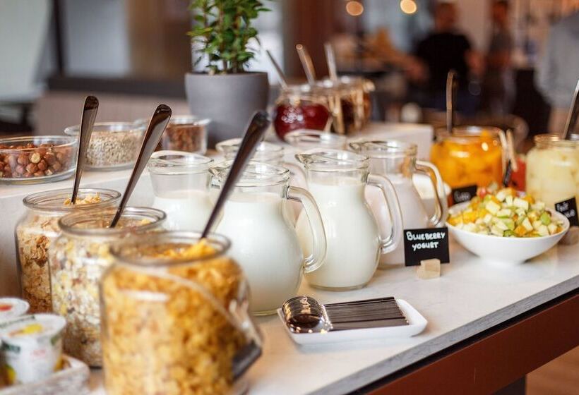 Fotos del hotel Courtyard By Marriott Vilnius City Center:  13