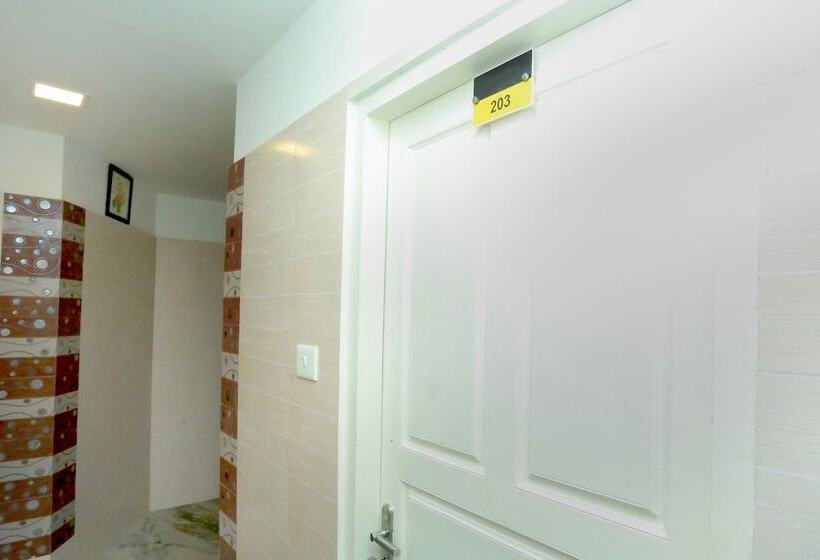 Fotos del hotel Oyo 10278 Hotel Caprice Residency:  15