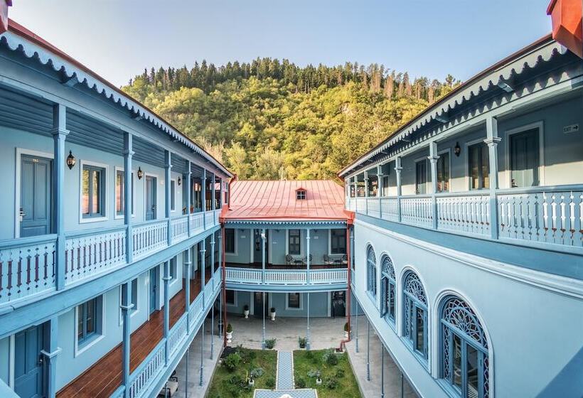 Golden Tulip Borjomi