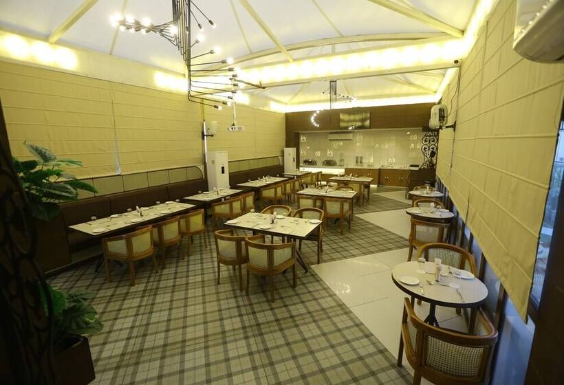 Fotos del hotel The Gurveer Royal:  16