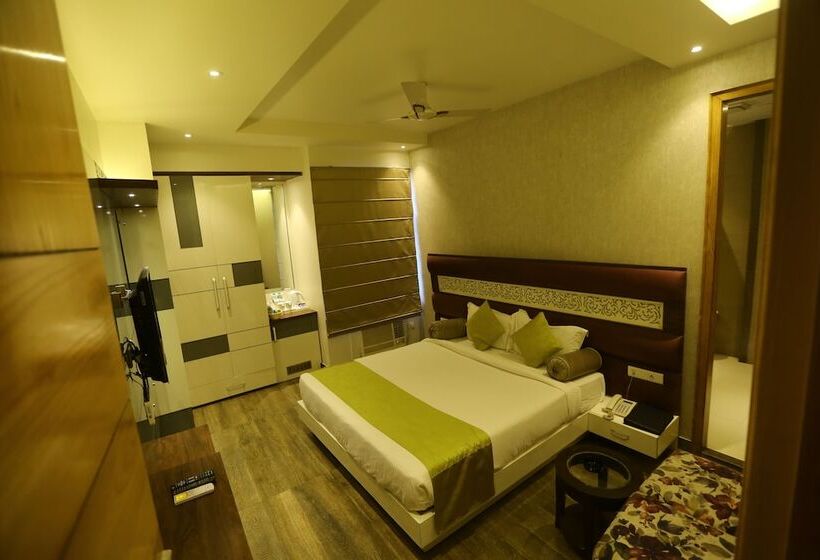 Fotos del hotel The Gurveer Royal:  14