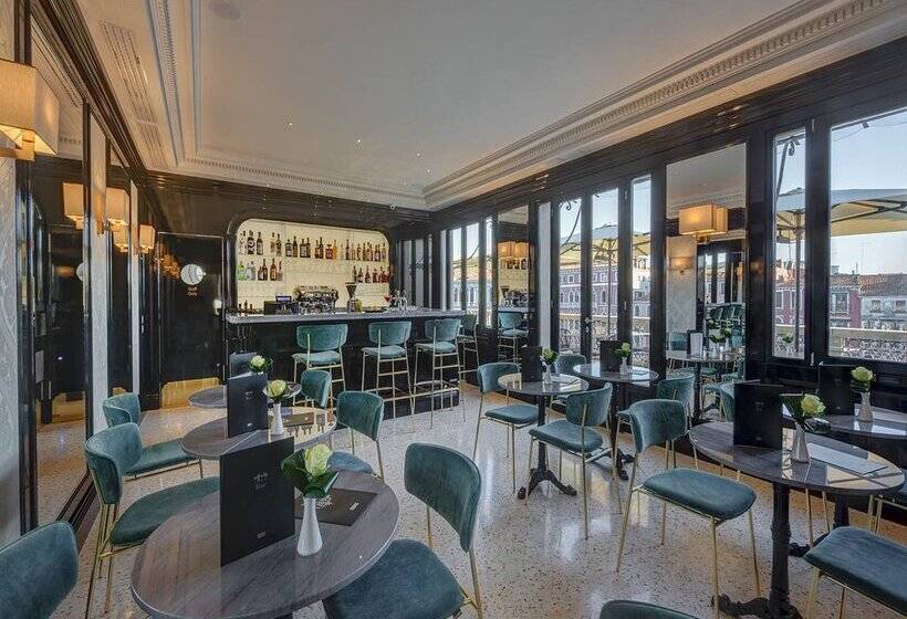 Fotos del hotel H10 Palazzo Canova:  43