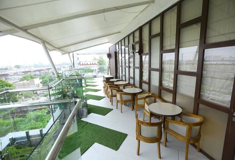 Fotos del hotel The Gurveer Royal:  6