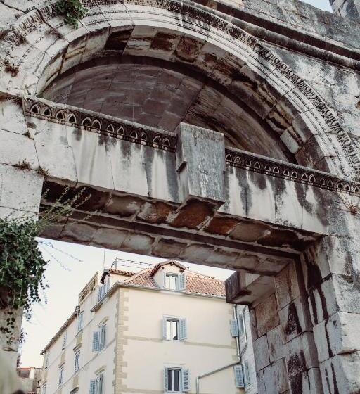 Fotos del hotel Villa Nepos:  10