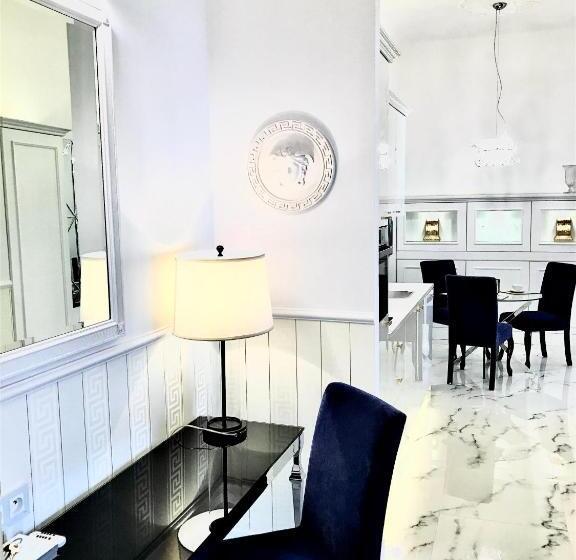 Fotos del hotel Mondrian Luxury Suites & Apartments Old Town Market Square I:  3